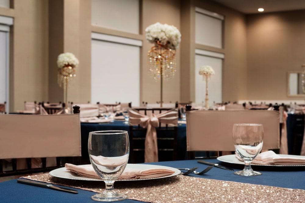 Hilton Garden Inn Houston-Baytown Bagian luar foto