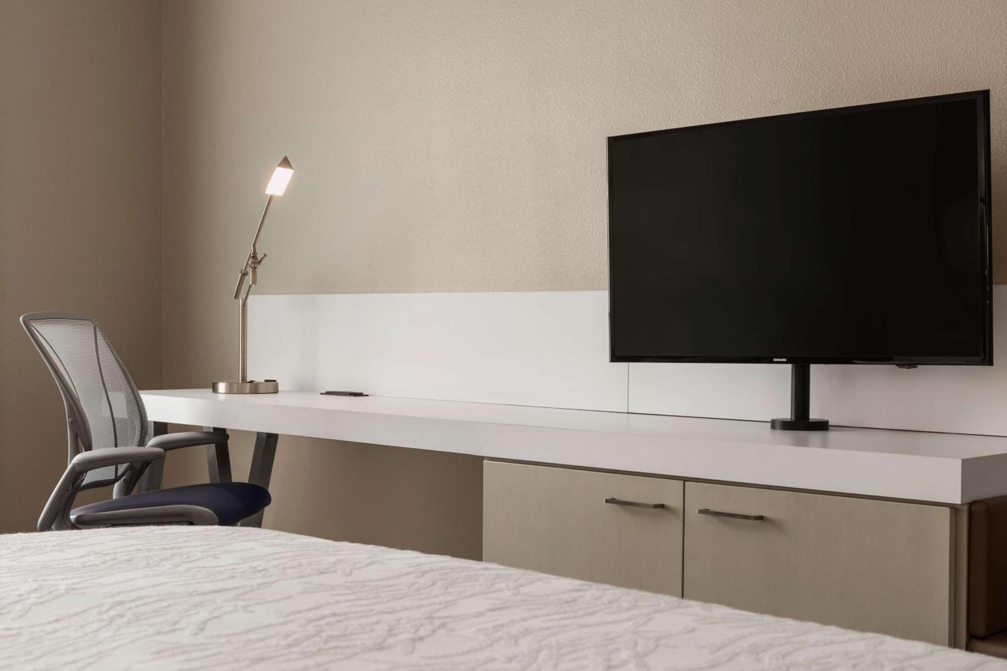 Hilton Garden Inn Houston-Baytown Bagian luar foto