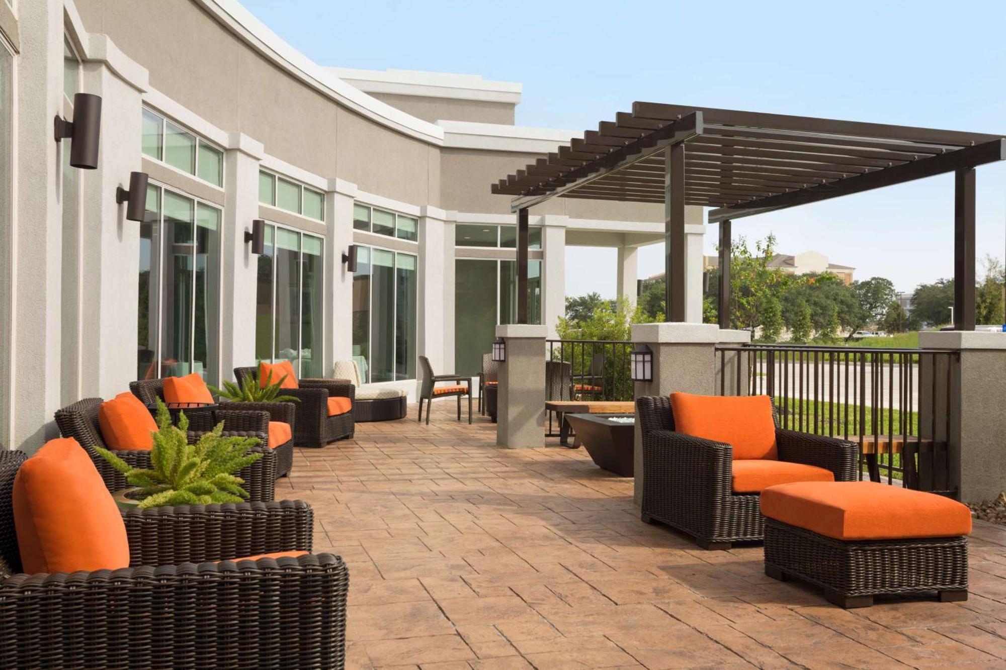 Hilton Garden Inn Houston-Baytown Bagian luar foto