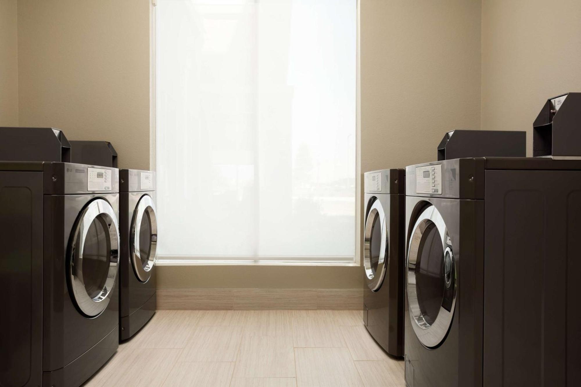 Hilton Garden Inn Houston-Baytown Bagian luar foto