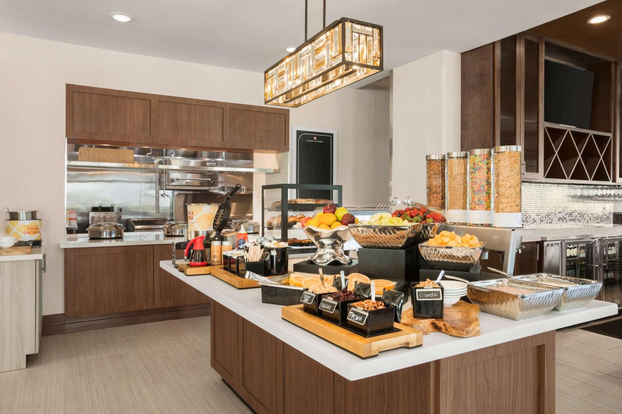 Hilton Garden Inn Houston-Baytown Bagian luar foto