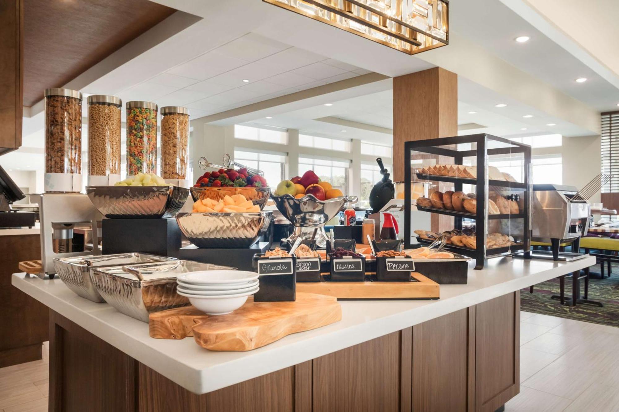 Hilton Garden Inn Houston-Baytown Bagian luar foto